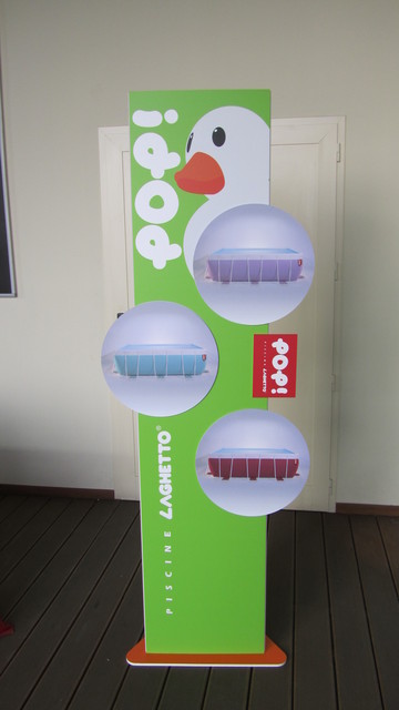 Totem pop vista frontale